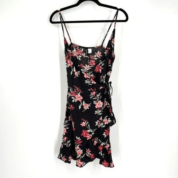 H&M Floral Wrap Summer Mini Dress Size 2 Tropical Flirty Vacation resort - Picture 3 of 10